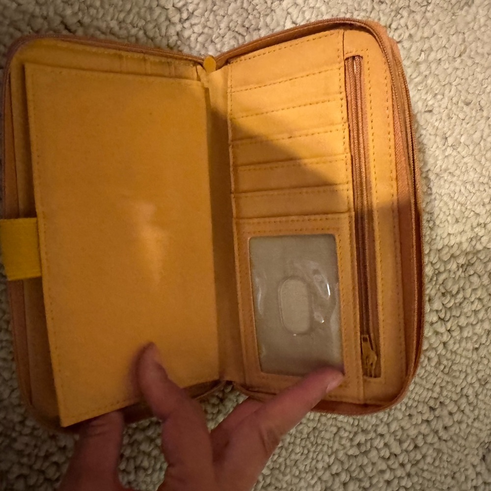 Wilson’s Lesther women’s Wallet - Picture 4 of 8